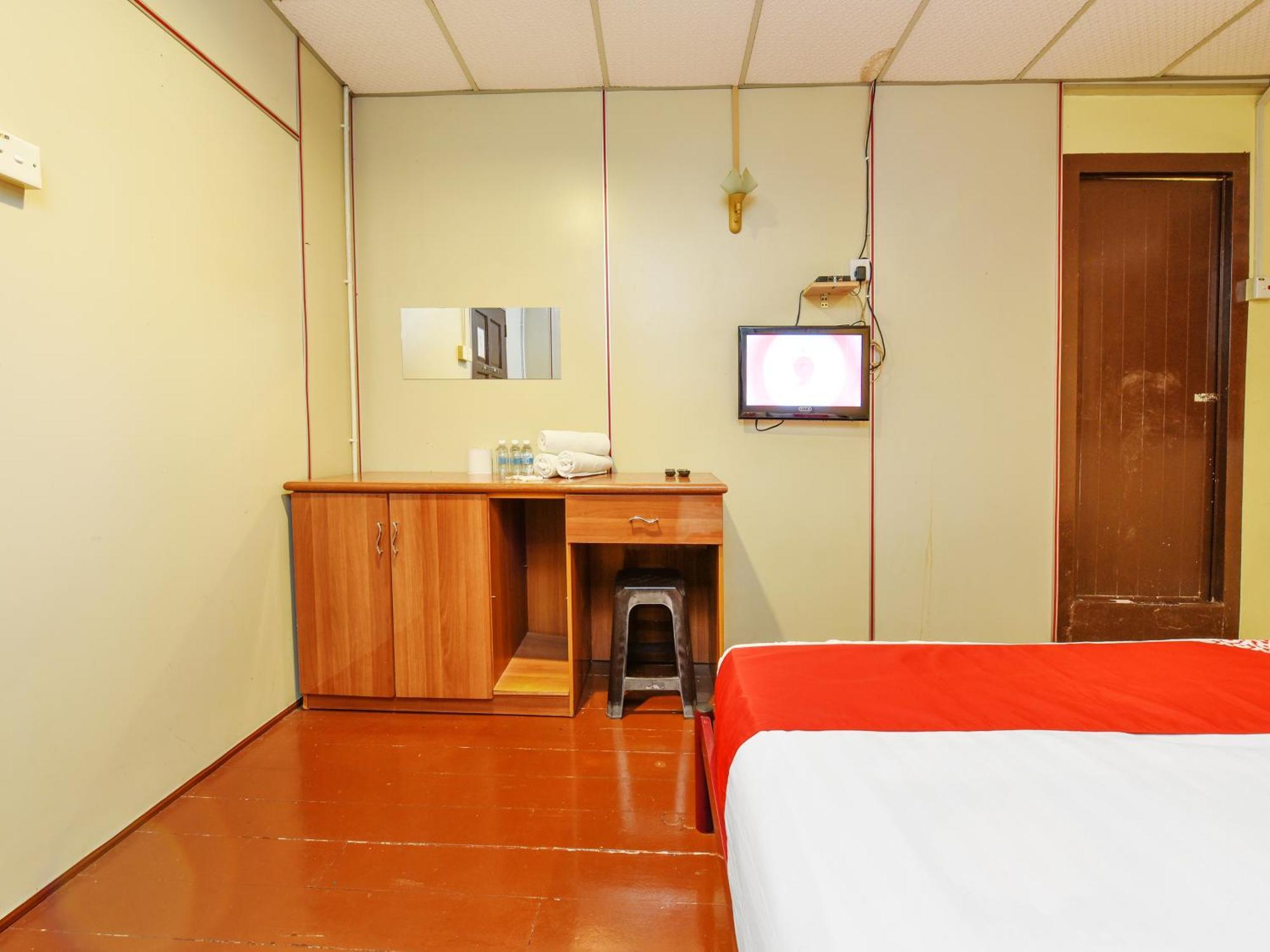 Oyo 90627 Pulau Ketam Inn Кланг Экстерьер фото